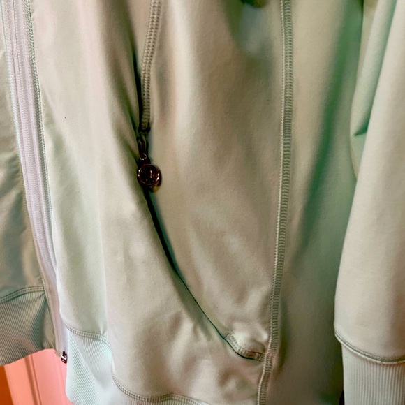 Lululemon mint green jacket size 8 - Picture 3 of 3